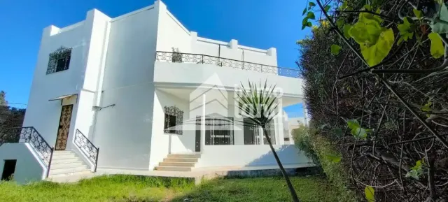 Villa S+6 avec jardin à Gammarth supérieur