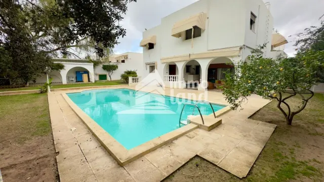 Villa de 600 m² bâtit sur terrain de 1047 m² à Riadh Andalous