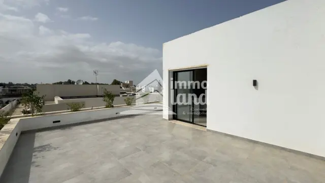 Villa s+4 jumelee jamais habité a la soukra — photo 8