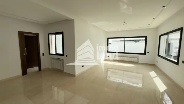 Villa s+4 jumelee jamais habité a la soukra — photo 5