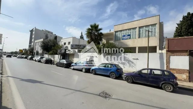 A louer une villa s+3 avec jardin a la marsa