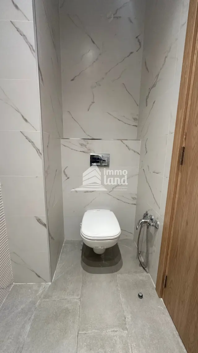 A louer une villa s+3 avec jardin a la marsa — photo 14