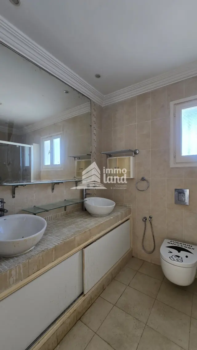 A louer une villa s+3 avec jardin a la marsa — photo 17