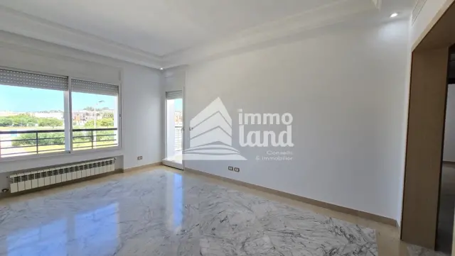 A louer une villa s+3 avec jardin a la marsa