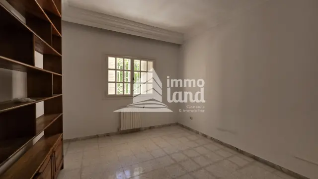 A louer une villa s+3 avec jardin a la marsa — photo 18
