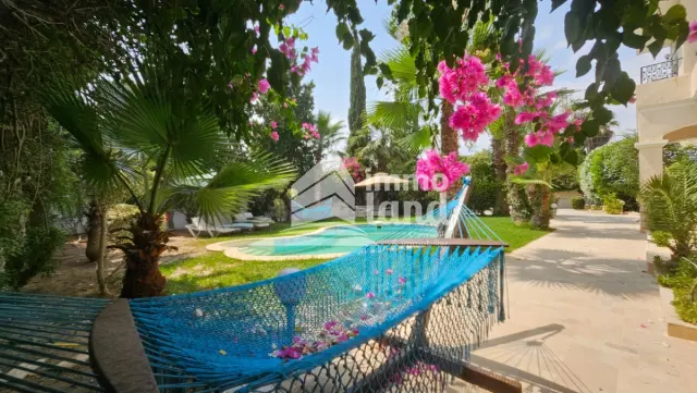 Villa meublé s+7 à chotrana