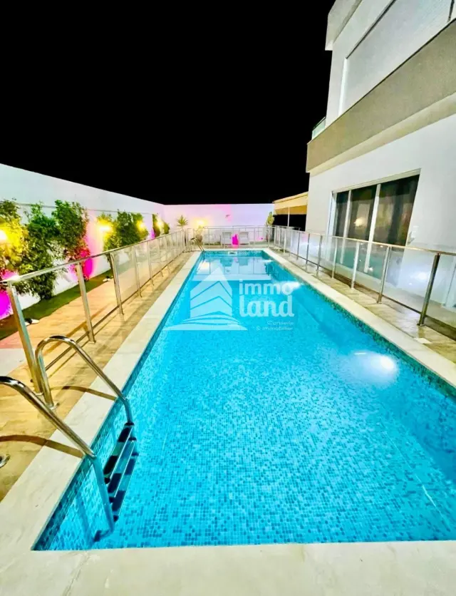Villa S+5 jumelée meublé avec piscine à La Soukra