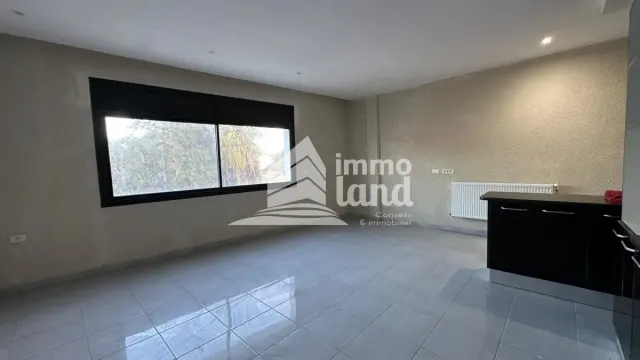 A louer une villa s+3 avec jardin a la marsa
