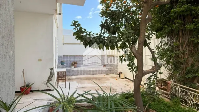 A louer une villa s+3 avec jardin a la marsa — photo 7