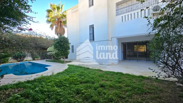 Villa S+4 avec piscine à La Marsa