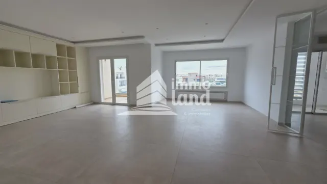 Appartement S+3 avec terrasse à la Soukra