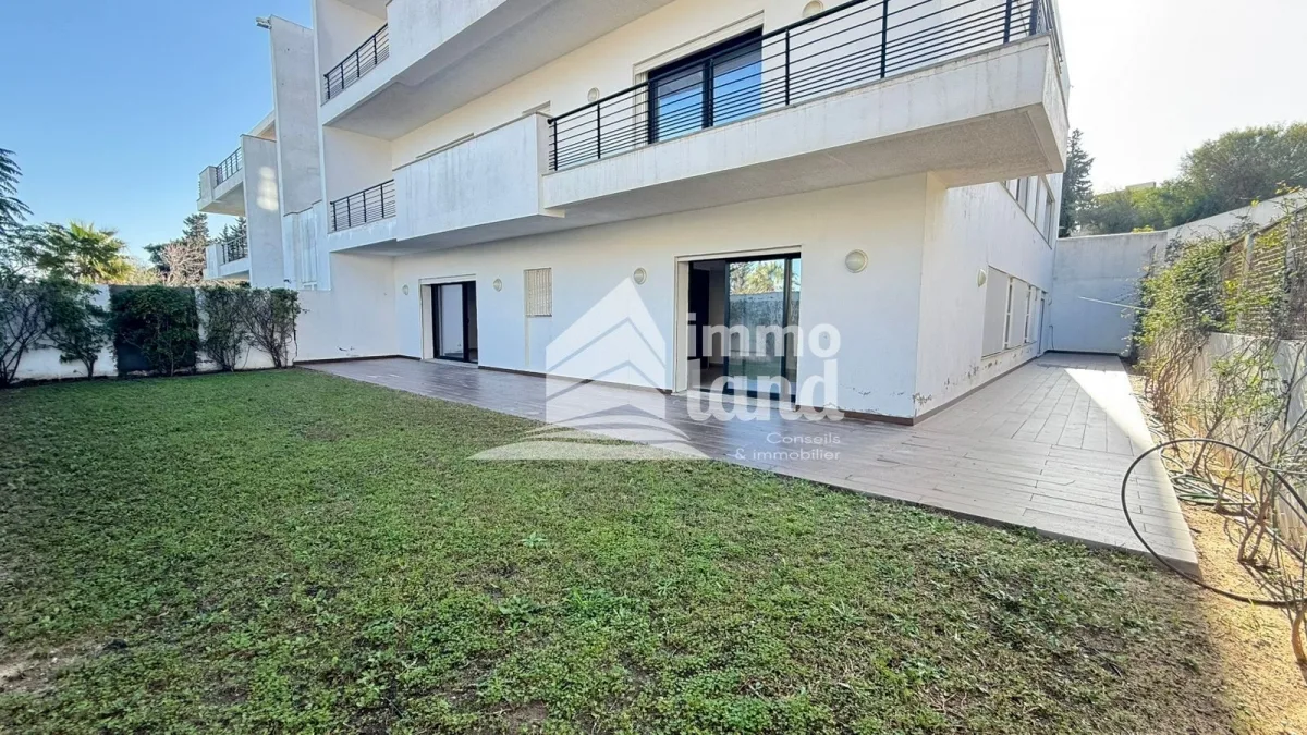 A louer une villa s+3 avec jardin a la marsa — photo 1