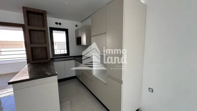 A louer une villa s+3 avec jardin a la marsa — photo 4