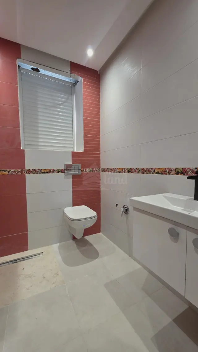 Villa S+5 Jamais Habité avec piscine à La Soukra — photo 4