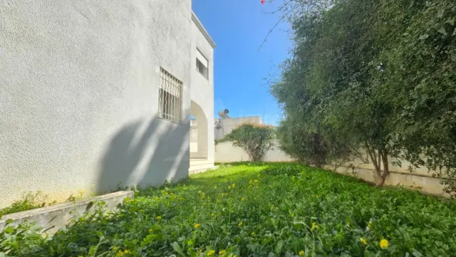 A louer une villa s+3 avec jardin a la marsa — photo 3