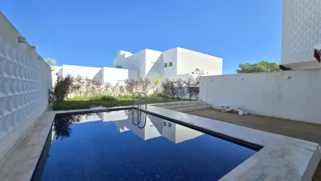 Appartement S+2 meublé avec piscine à Gammarth supérieur