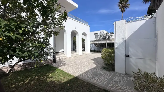 Villa S+4 avec jardin à Carthage