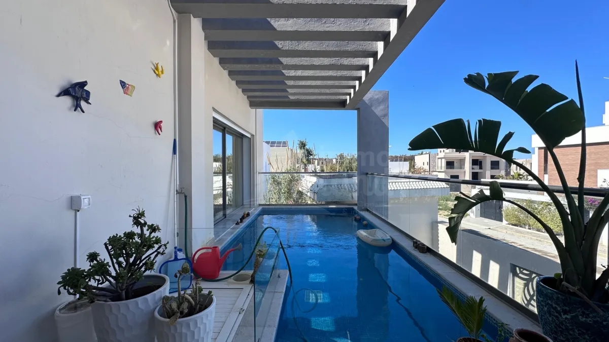 A louer une villa s+3 avec jardin a la marsa — photo 1