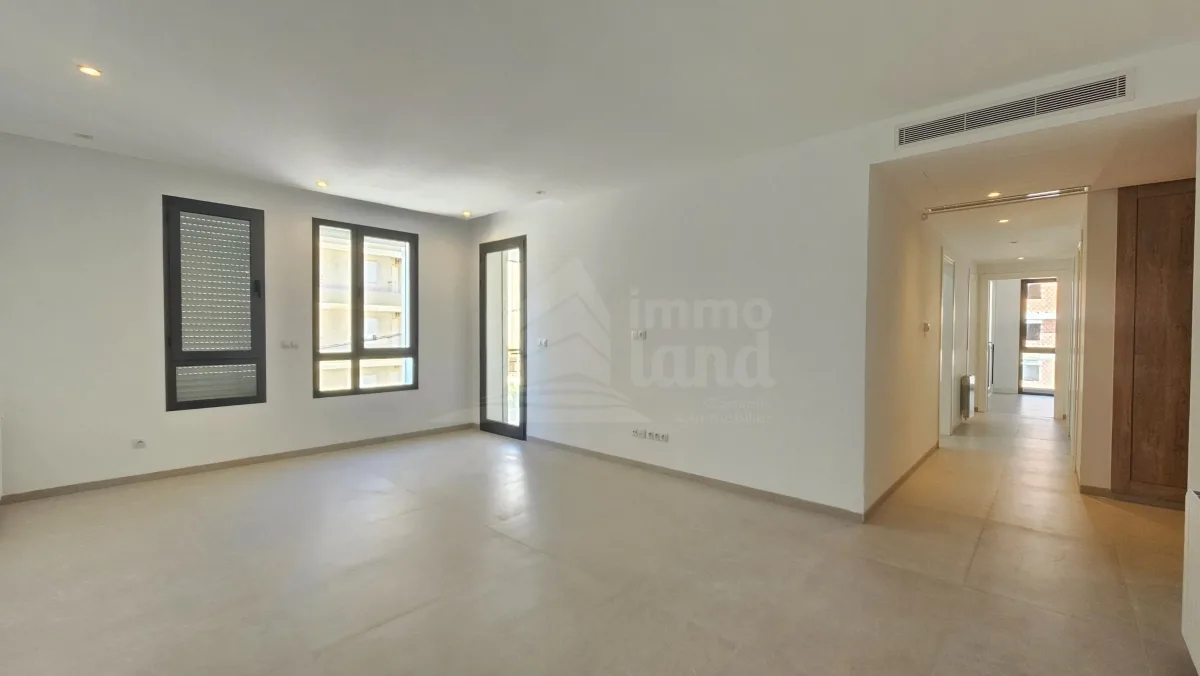 A louer une villa s+3 avec jardin a la marsa — photo 1