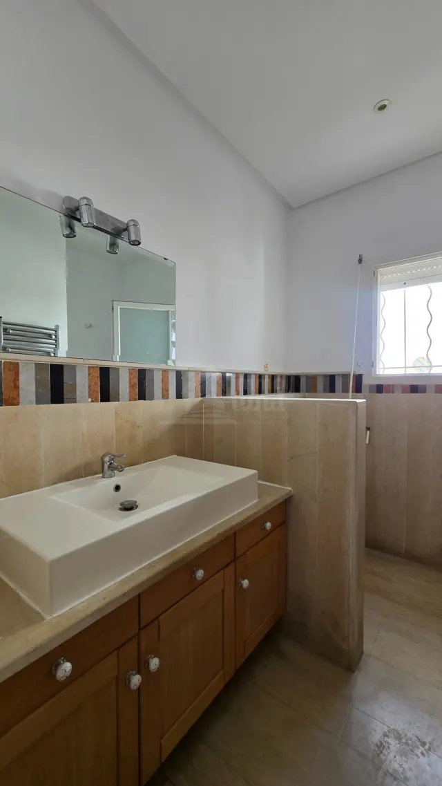 A louer une villa s+3 avec jardin a la marsa — photo 5