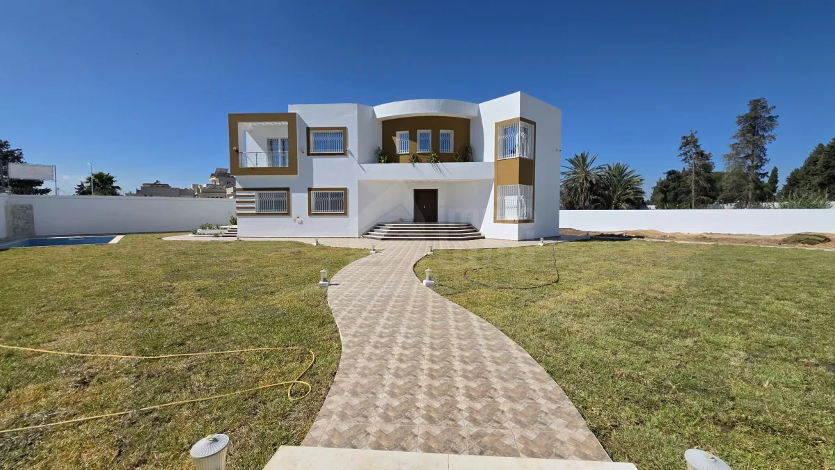 Villa s+5 avec jardin et piscine — photo 1