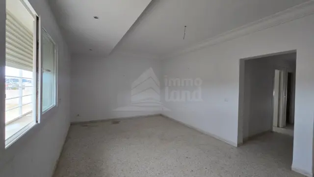 A louer un appartement H+2 usage bureautique