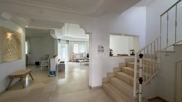 A vendre une villa s+3 a gammarth village