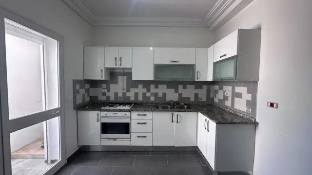 Appartement S+3 au 2eme etage sans ascenseur dans une résidence a la marsa — photo 6