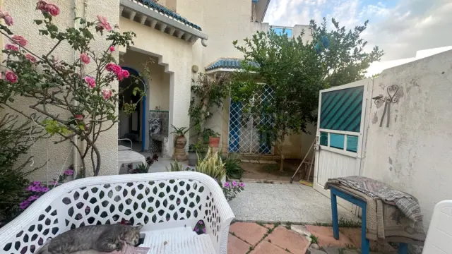 A louer une villa s+3 avec jardin a la marsa