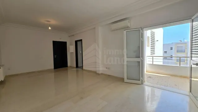 A louer une villa s+3 avec jardin a la marsa