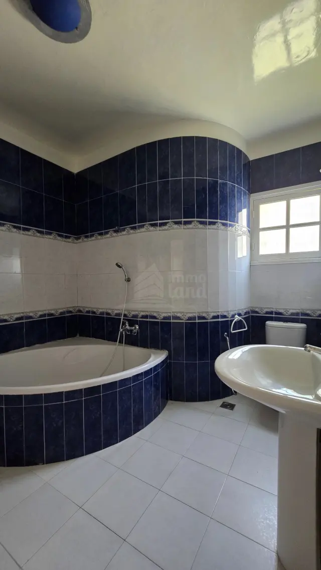 Etage de villa de 200m2 a la soukra bhar lazreg — photo 12
