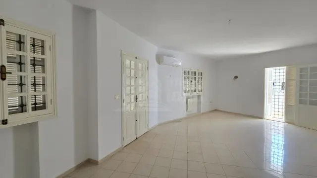 Etage de villa de 200m2 a la soukra bhar lazreg — photo 9