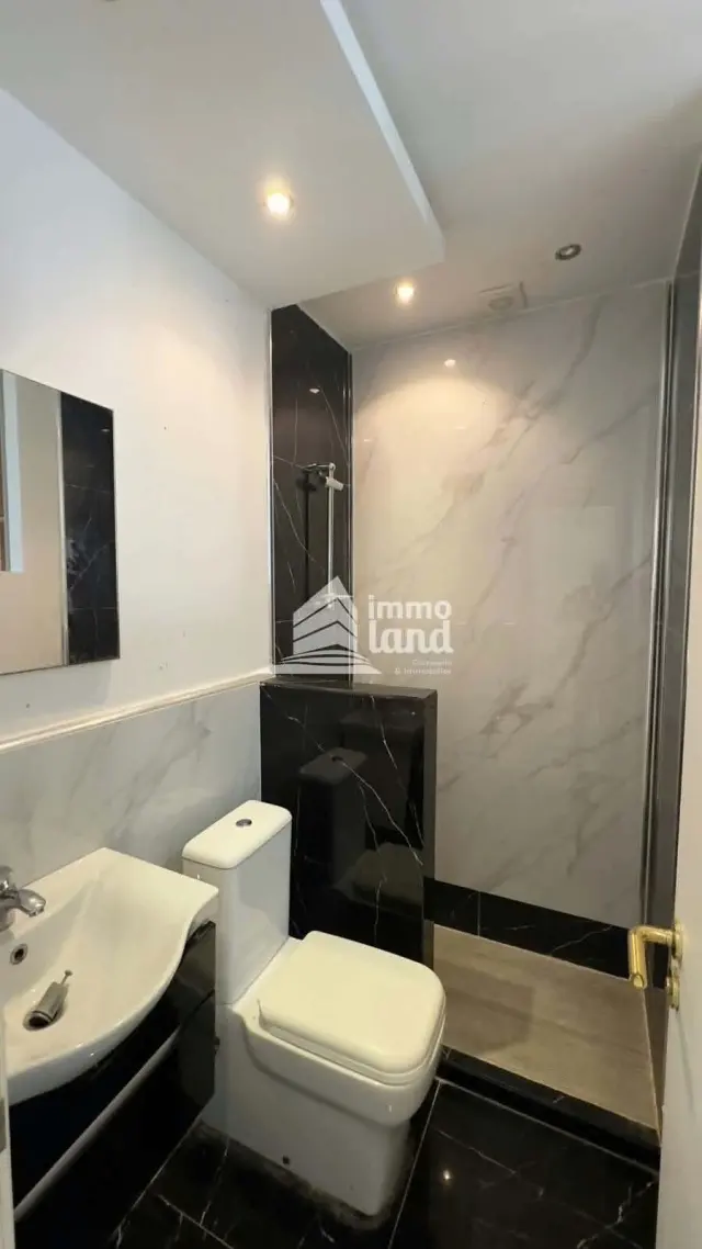 RDC de villa s+4  avec piscine — photo 12