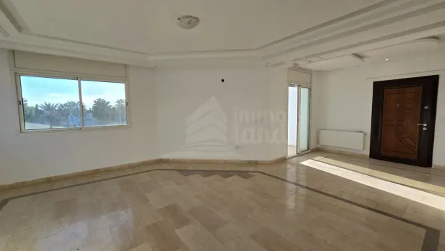 2eme Etage de villa s+3 de 250m2 cote closerie la soukra