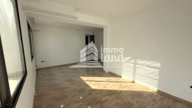 A louer une villa s+3 avec jardin a la marsa