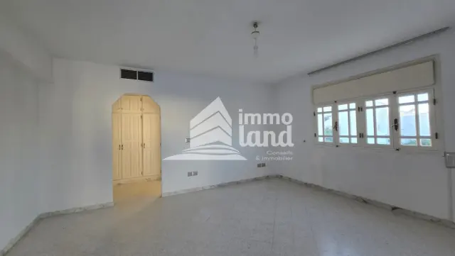 A louer une villa s+3 avec jardin a la marsa — photo 24