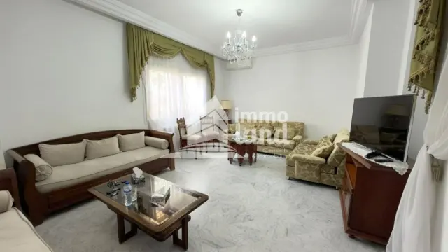 A louer une villa s+3 avec jardin a la marsa
