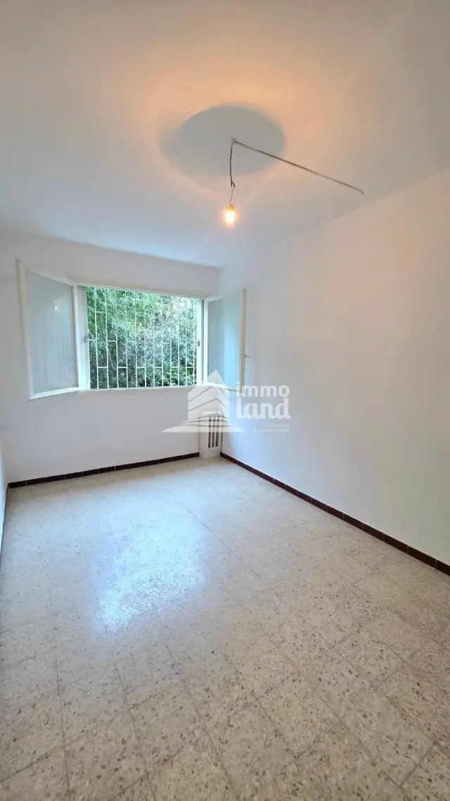A louer une villa s+3 avec jardin a la marsa